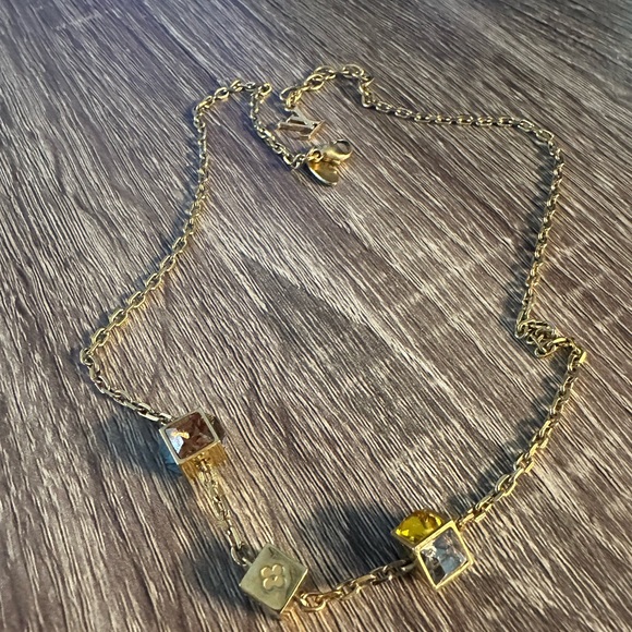 LOUIS VUITTON necklace LV Logo and Cube Swarovski crystals gold - Picture 10 of 15